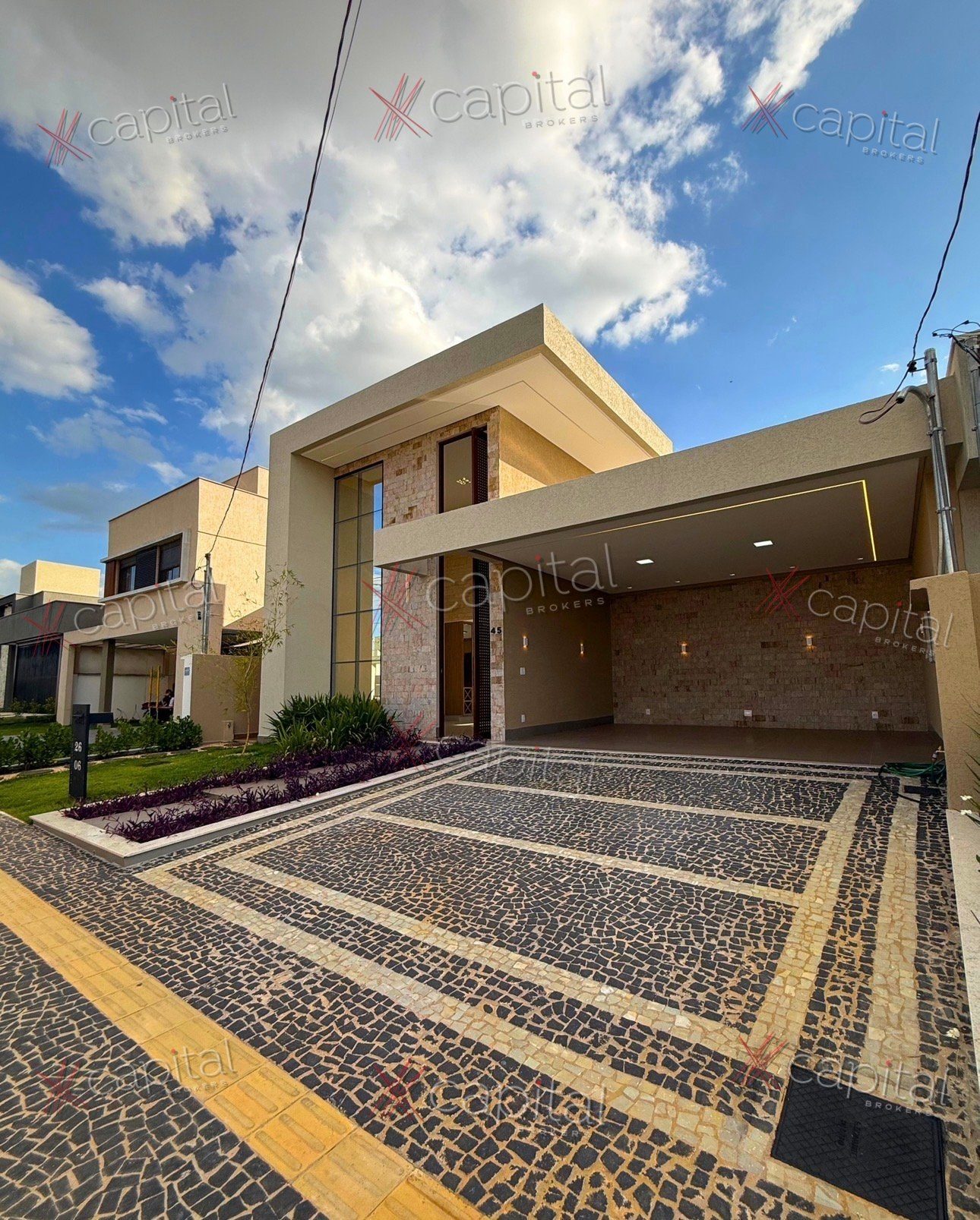 Casa 3 suítes — Senador Canedo