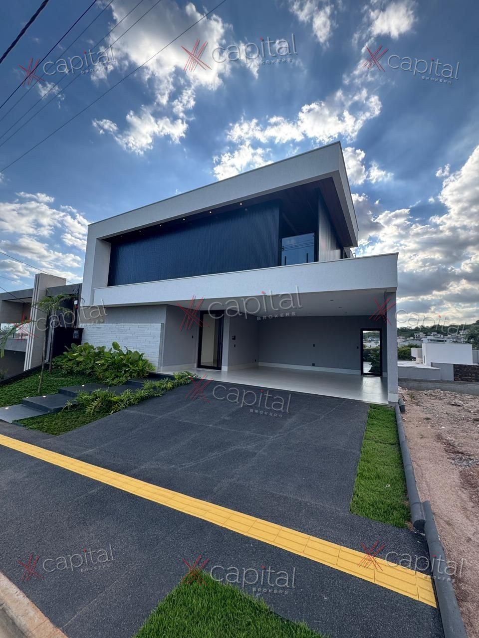 Casa 4 suítes — Jardins Bolonha